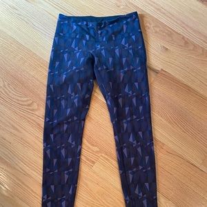 Lululemon leggings black purple 6